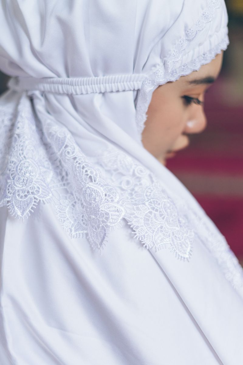 Detail Bahan Gamis Brokat Eid Zara
